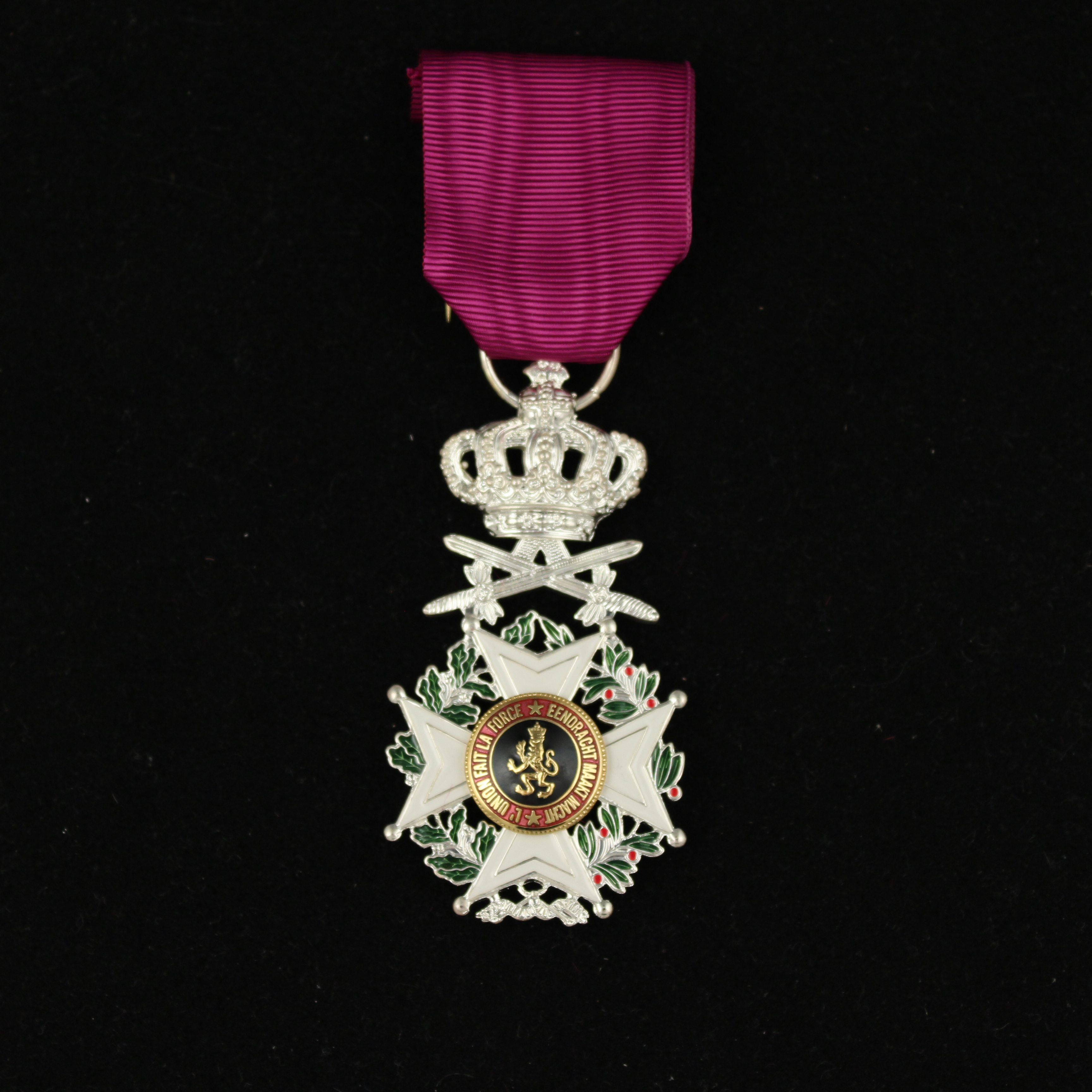 01-01-02-leopoldsorde-militair-ridder-officieel-model.jpg