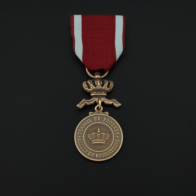 officieel-ereteken-kroonorde-bronzen-medaille-01-01-03-kroonorde-bronzen-medaille-officieel-model.jpg