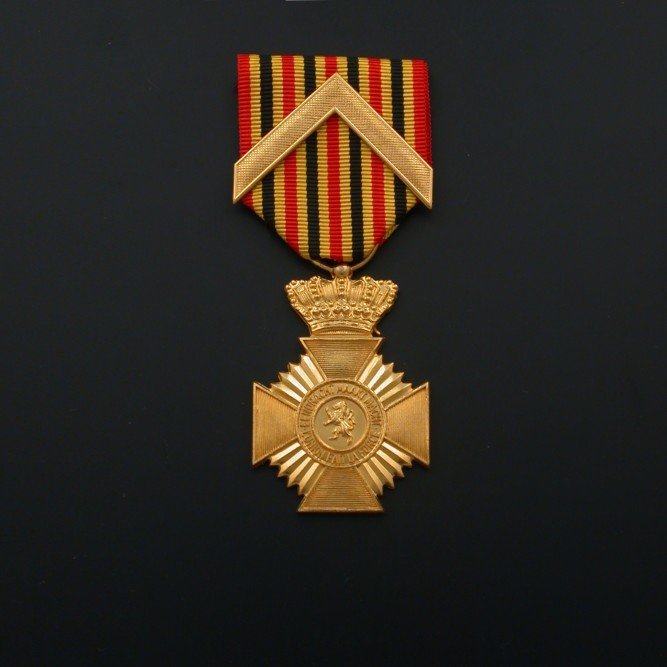 officieel-militair-ereteken-medaille-1e-klasse-01-01-08-militair-militaire-medaille-1e-klasse-officieel-model.jpg