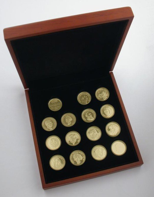 collectie-van-15-gouden-penningen-belgisch-koningshuis-15goudenpenningen-koningshuis.jpeg